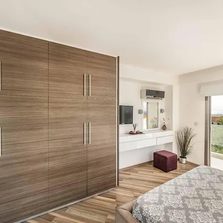 Jan Mari Elen Argaka