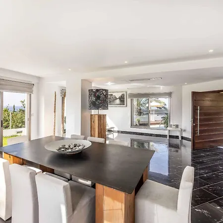 Jan Mari Elen Villa Argaka