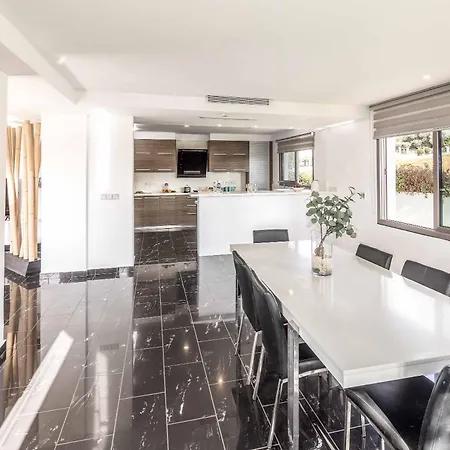 Jan Mari Elen * Argaka