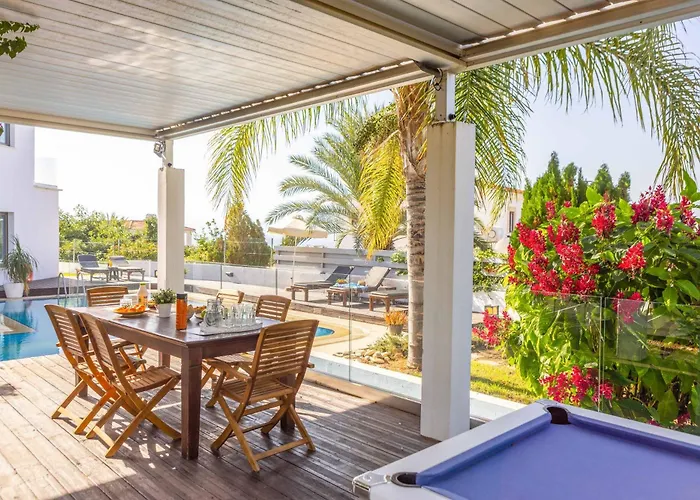 Jan Mari Elen Vila *