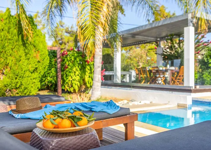 Jan Mari Elen Villa *